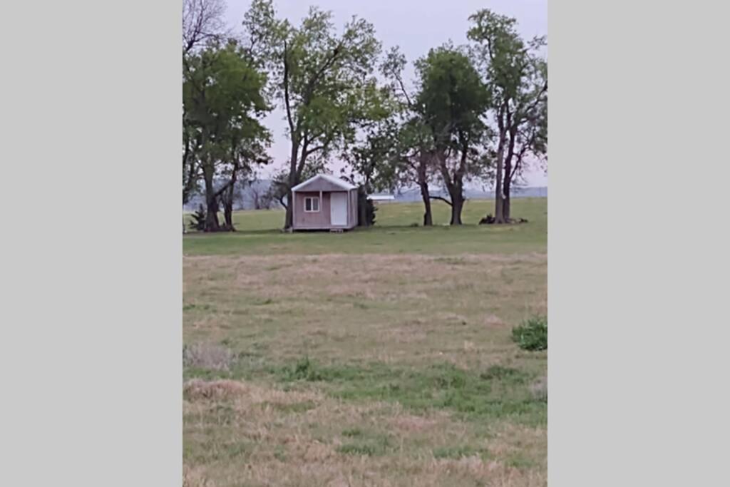 Tiny Cabin At The Donkeyranch Medicine Park Exterior foto
